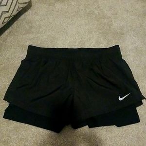 Nike Women's Running Shorts- Large Standard Fit- Coupe Standard